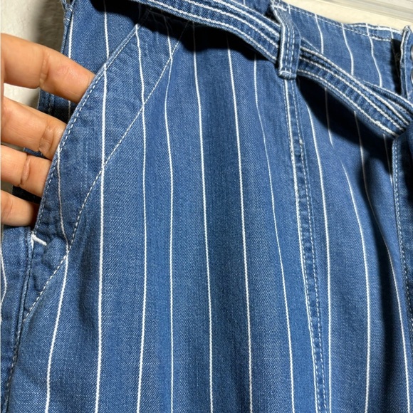 Cute Blue Chambray Wide Leg Cropped Pants with White Stripes. Cotton, Tencel. - Picture 11 of 12